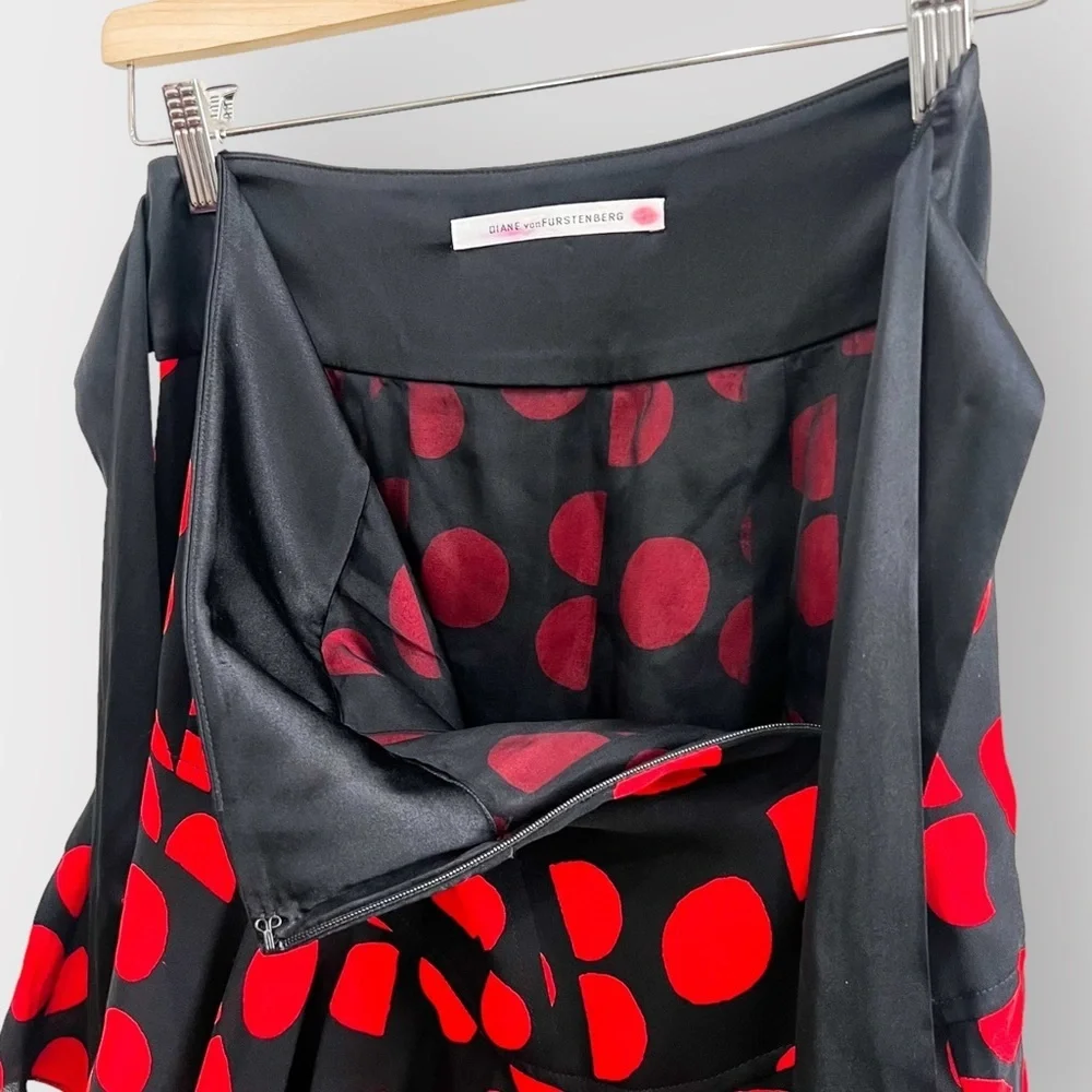 DIANE VON FURSTENBURG Black & Red Polka Dot Tiered Ruffle Skirt (Sz M)